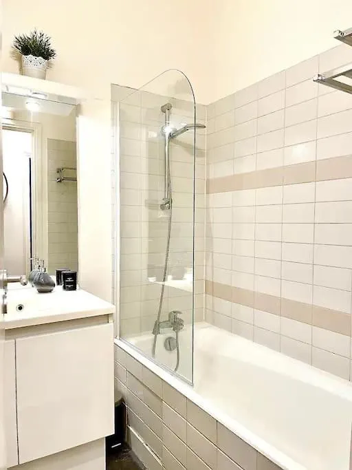 Champs Elysees Apartment