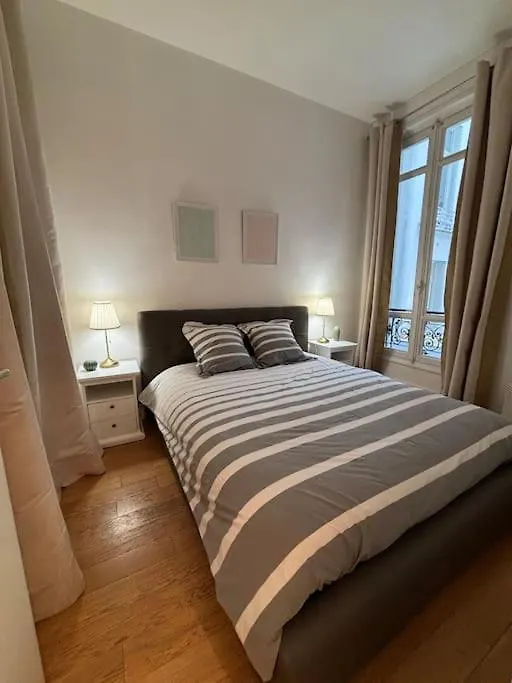 Apartment Champs Elysees Paris